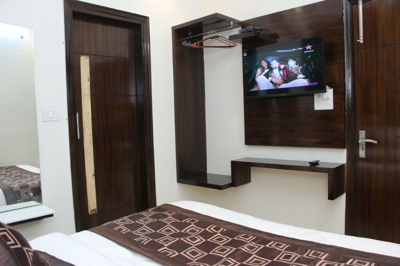 Hotel Snow White Inn Új-Delhi Kültér fotó